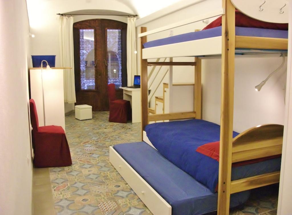 Residenze Palazzo Pes Lägenhet Cagliari Rum bild